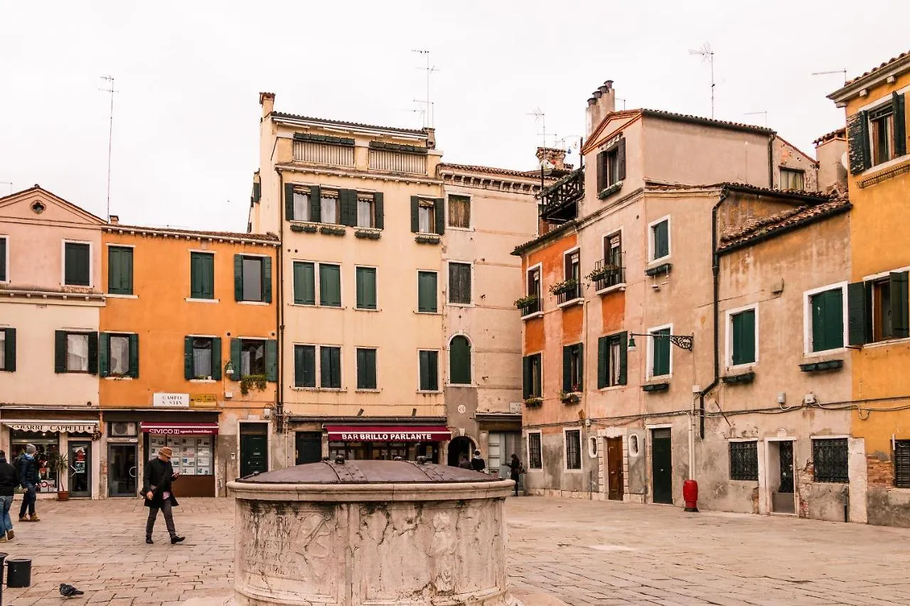 Apartament Gold And Red - The Venetian Style With Terrace 0*, Wenecja