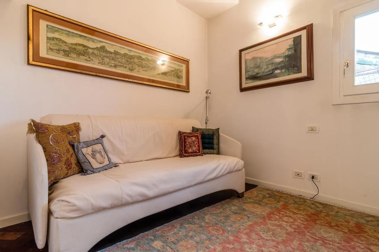 Apartament Gold And Red - The Venetian Style With Terrace