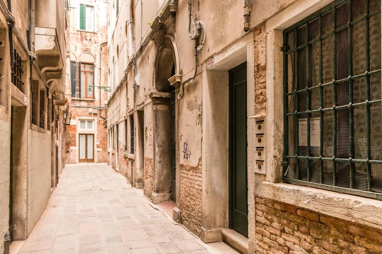 Apartament Gold And Red - The Venetian Style With Terrace  Wenecja