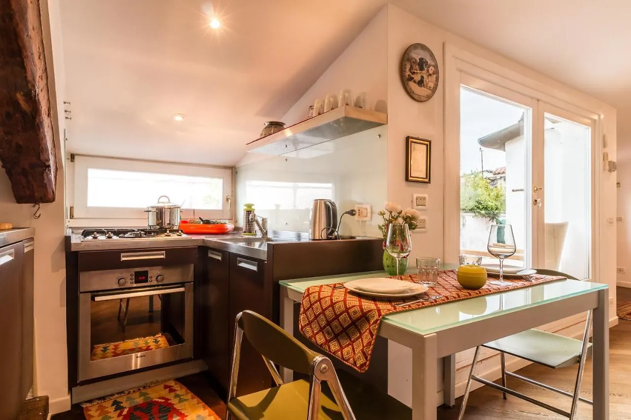Apartament Gold And Red - The Venetian Style With Terrace